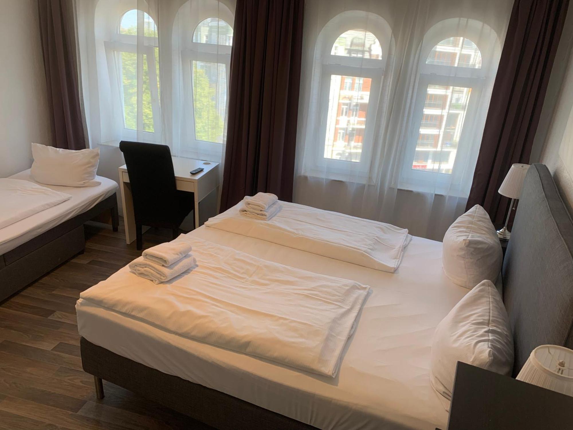 Hotel Bee Fang Hamburgo Exterior foto